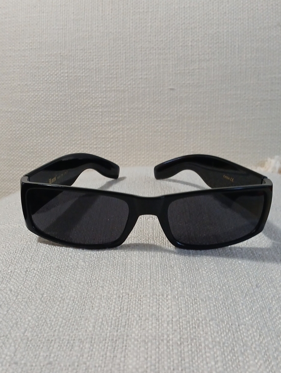 Locs Accessories - Classic Rectangular Black Sunglasses for Women - Unbranded